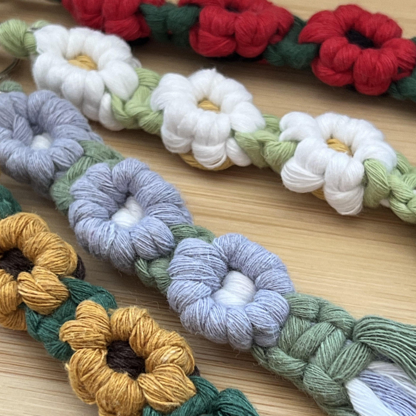 ❤️ Macramé Poppy Keychain