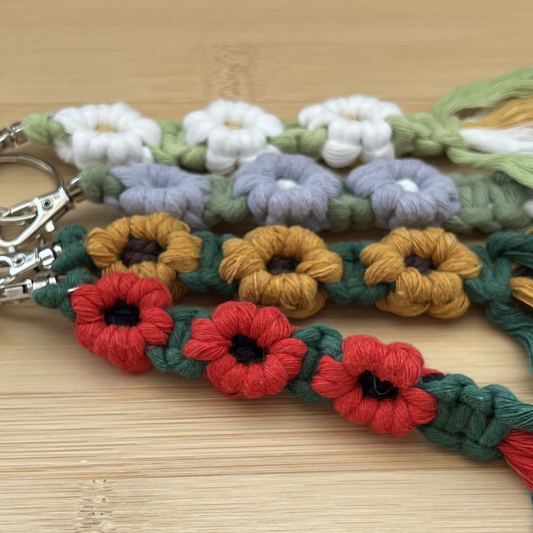 ❤️ Macramé Poppy Keychain